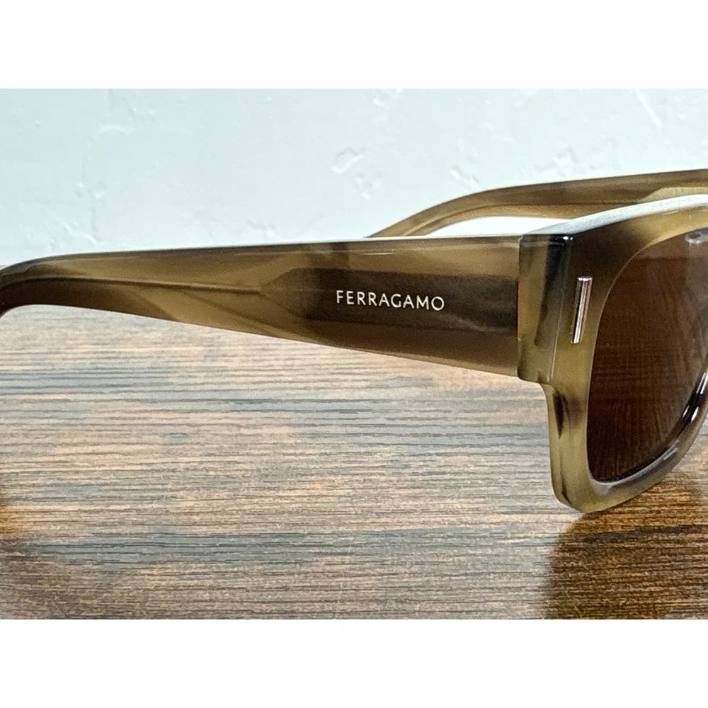 Salvatore Ferragamo SF201S Square Sunglasses Khaki Brown‎ Wood Grain Italy